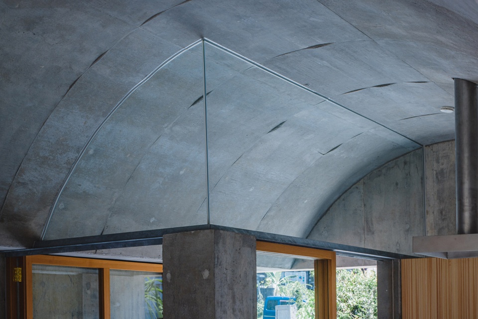 house in shikenbaru by studio cochi architects