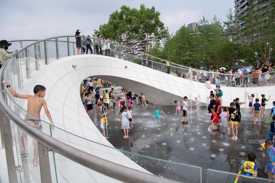 WATERLINE PARK China by Lab D H Shanghai