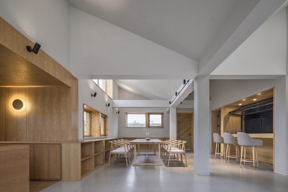 Folding Roof Courtyard China by MAT Office