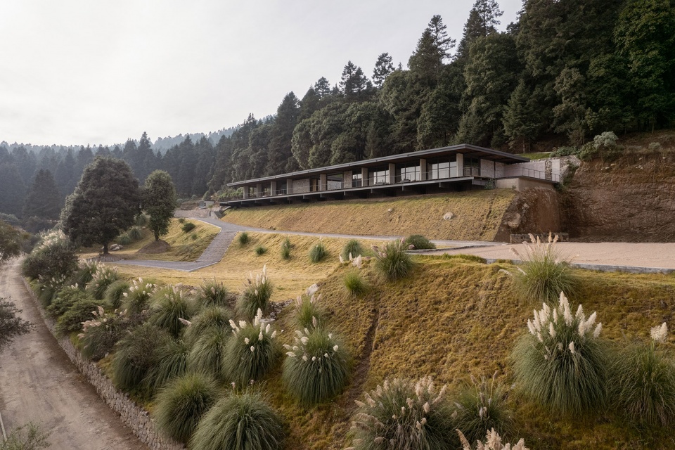 HIPICO PIEDRA GRANDE STUDIO RC