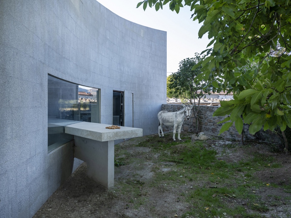 nogal house by raul almenara
