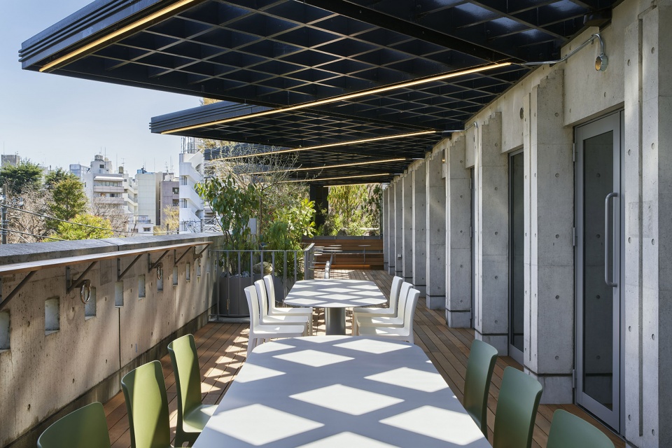 Kuwasawa Design School new educational facility by moss
