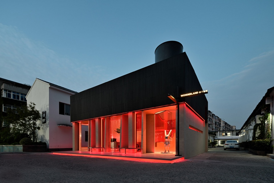 Wonderland Cafe China by XIAO DESIGN