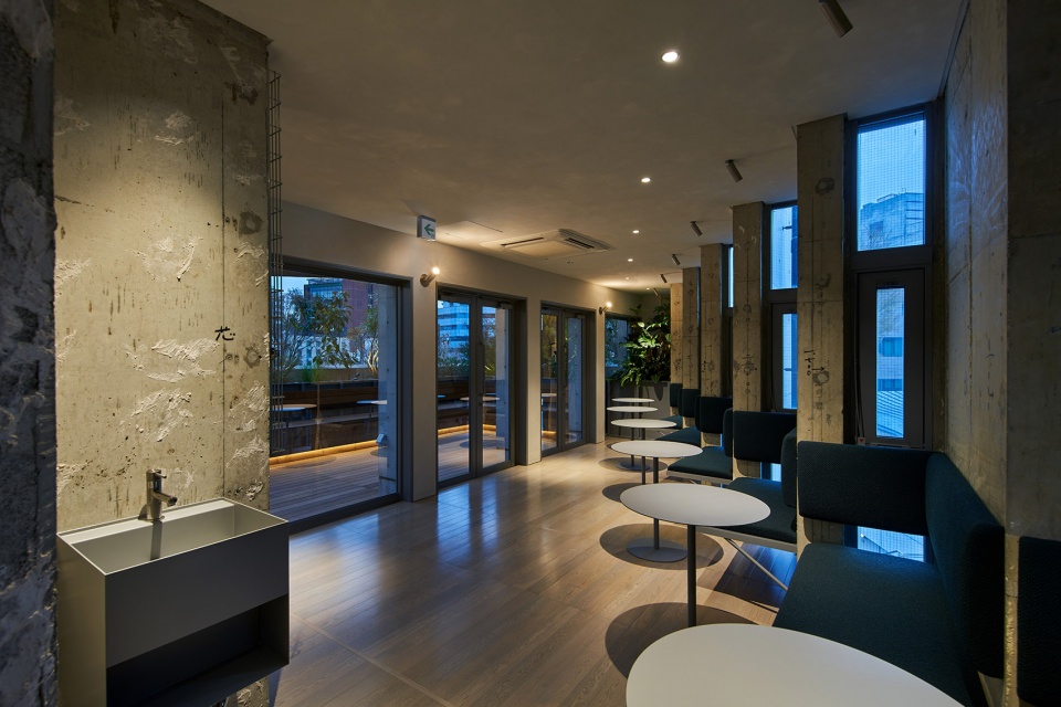 Kuwasawa Design School new educational facility by moss
