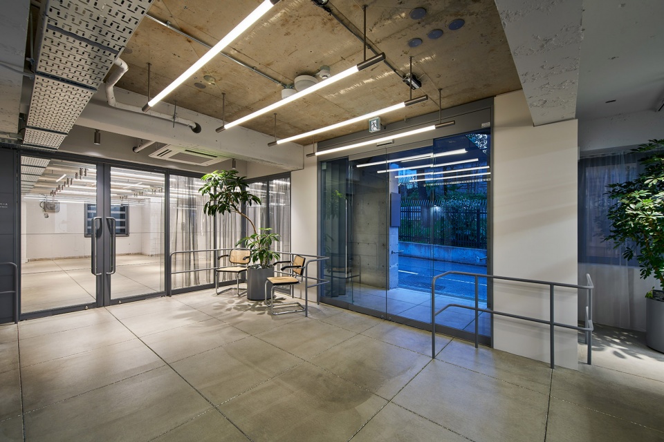 Kuwasawa Design School new educational facility by moss