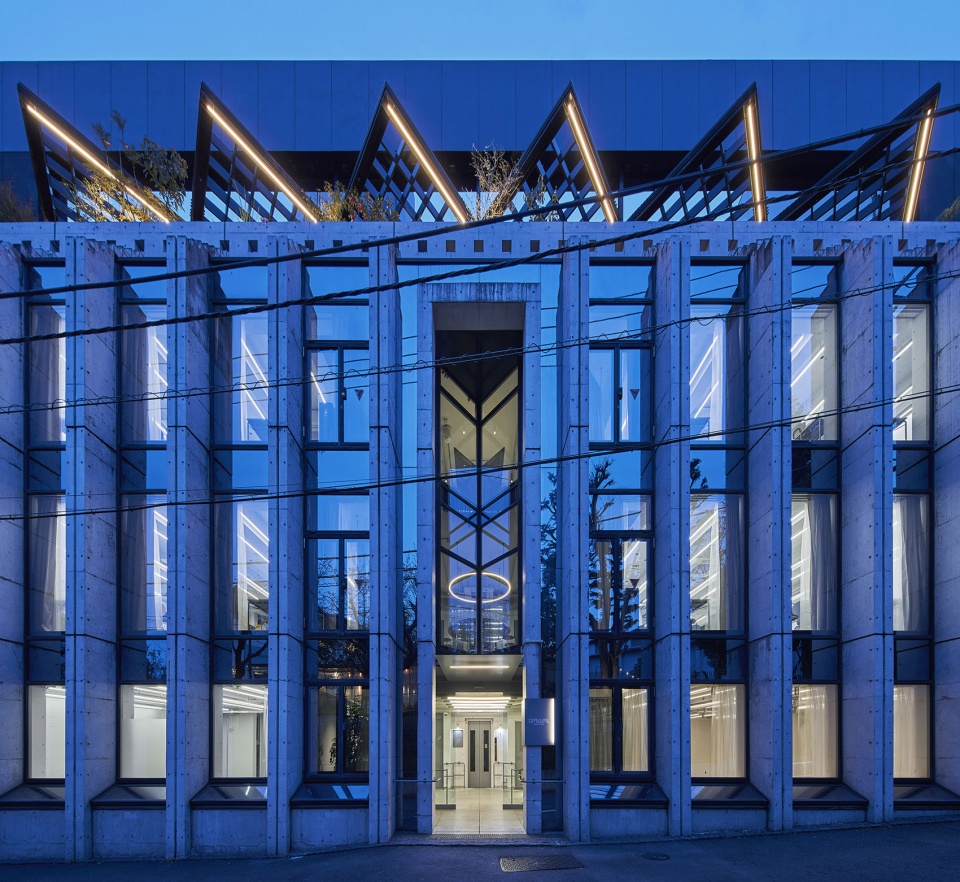 Kuwasawa Design School new educational facility by moss