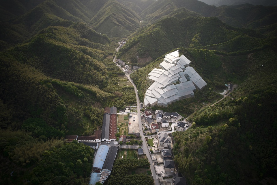 art museum under the mountain by kejia mei
