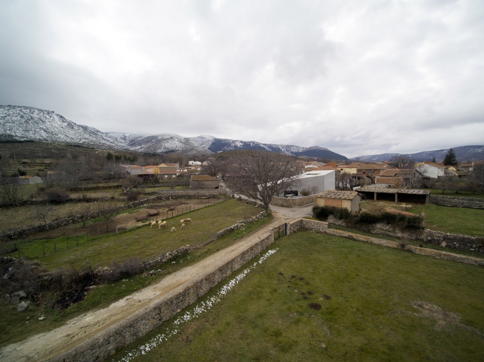 nogal house by raul almenara