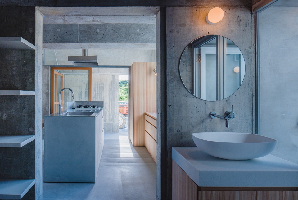 house in shikenbaru by studio cochi architects