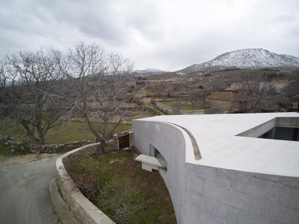 nogal house by raul almenara