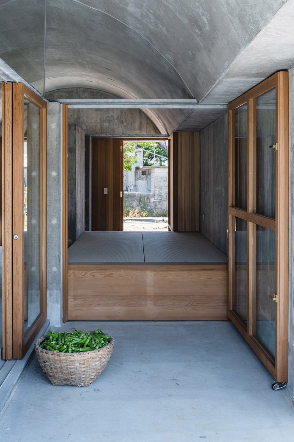 house in shikenbaru by studio cochi architects