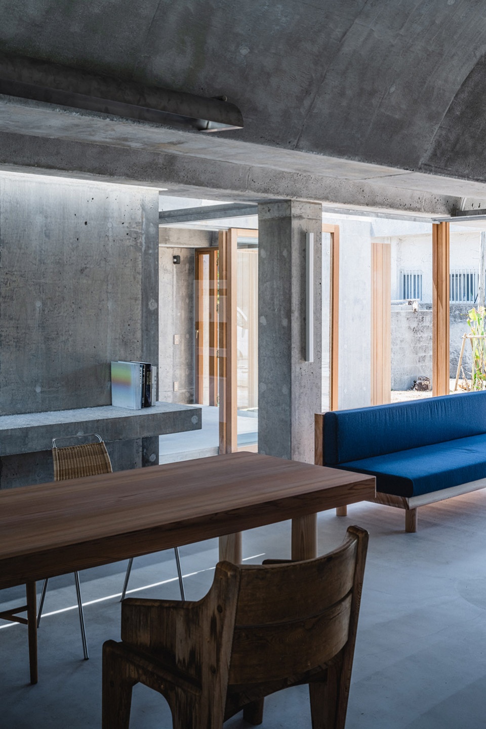 house in shikenbaru by studio cochi architects