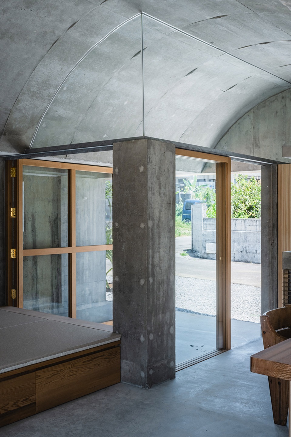 house in shikenbaru by studio cochi architects