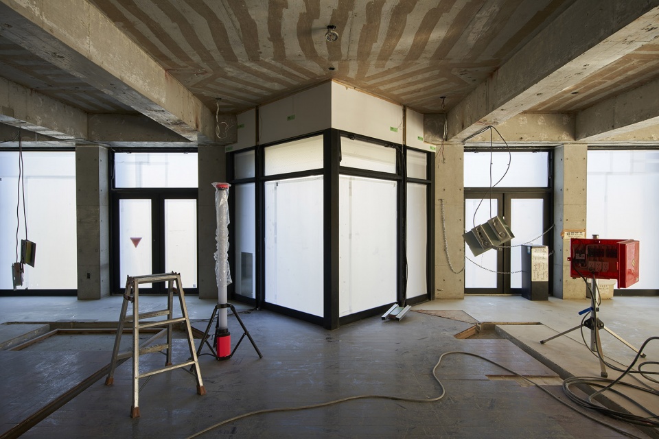 Kuwasawa Design School new educational facility by moss