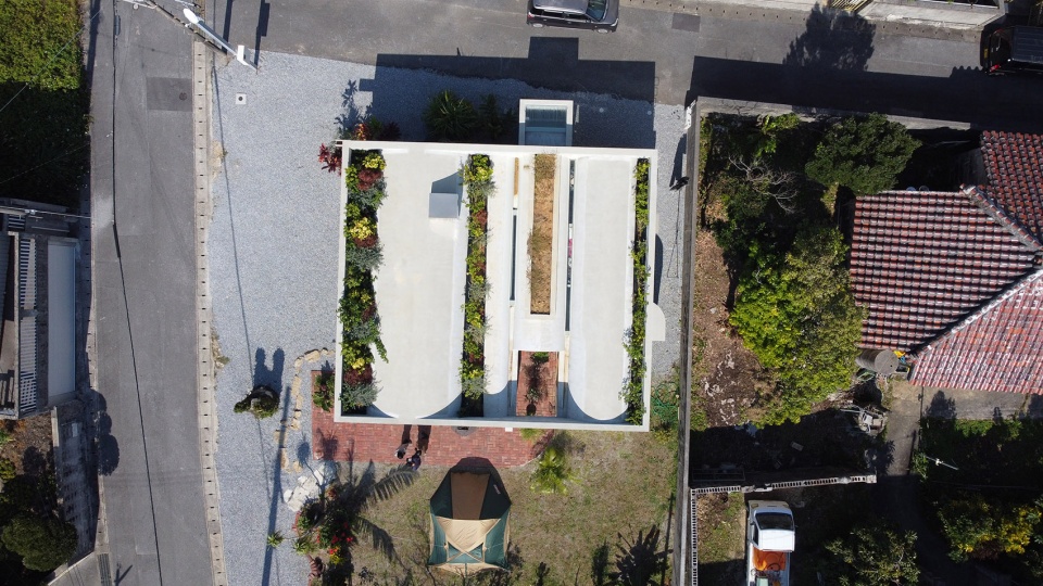 house in shikenbaru by studio cochi architects