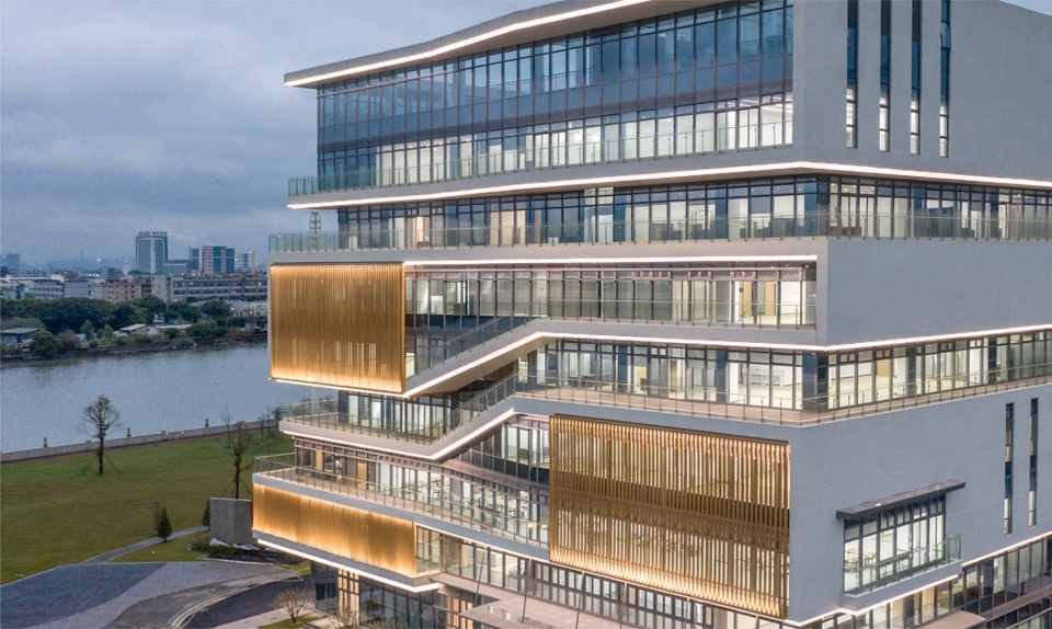 research building of dongguan shuixiang science and technology innovation center by senlei international