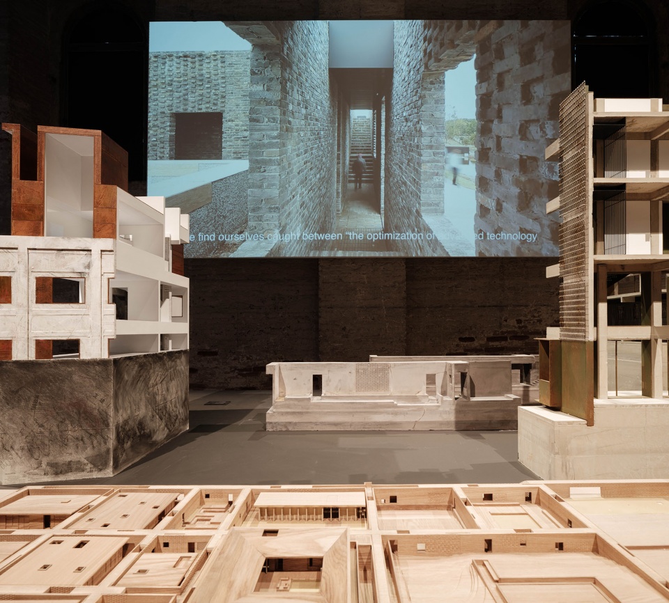 NeriHu at Biennale Architettura 2023 photo by Pedro Pegenaute 4
