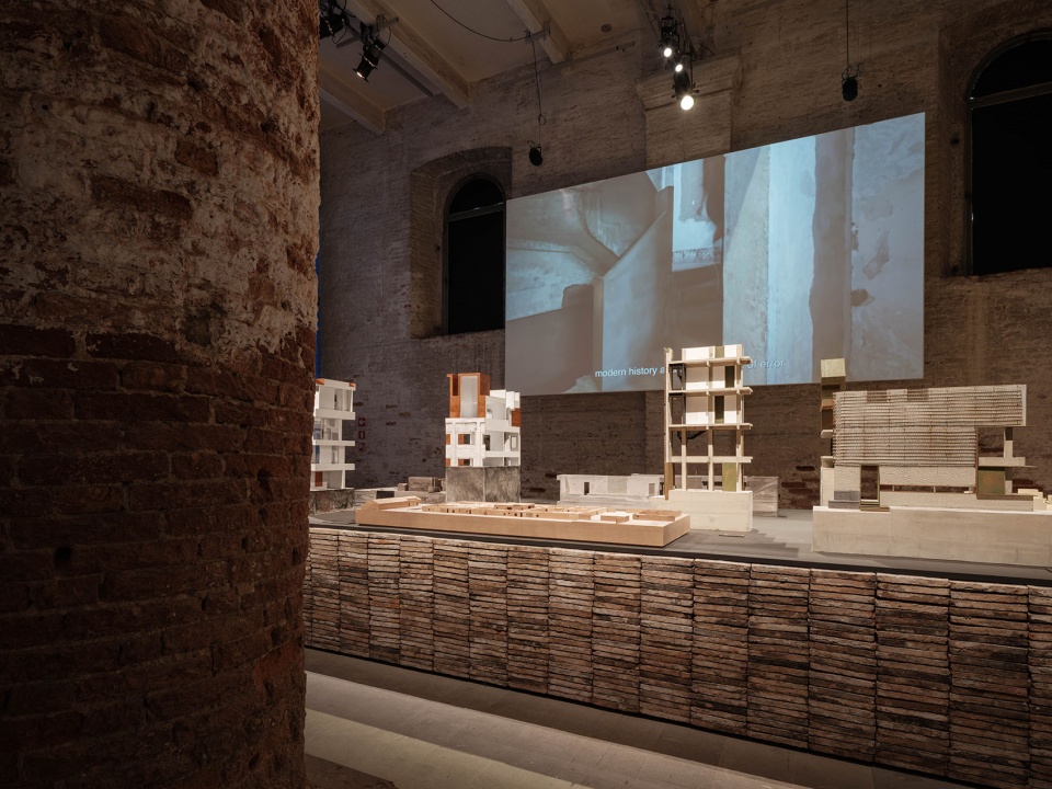 NeriHu at Biennale Architettura 2023 photo by Pedro Pegenaute 5