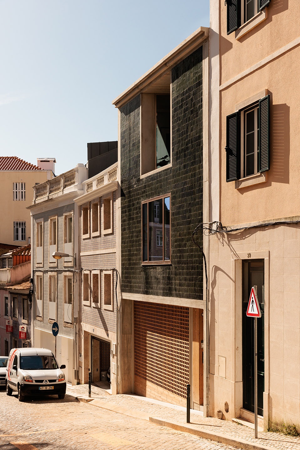 House In Rua Sao Francisco De Borja Lisbon by Ricardo Bak Gordon