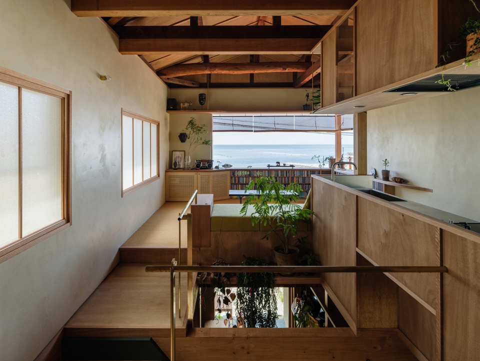 House in Hayashisaki Matsue Beach by Akio Isshiki Architects