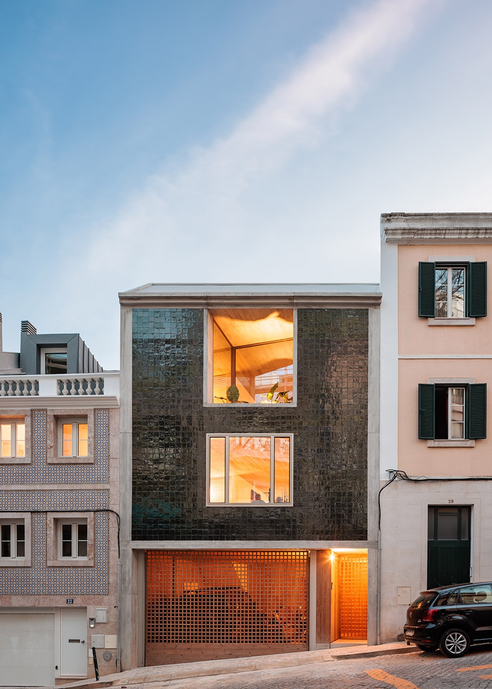 House In Rua Sao Francisco De Borja Lisbon by Ricardo Bak Gordon