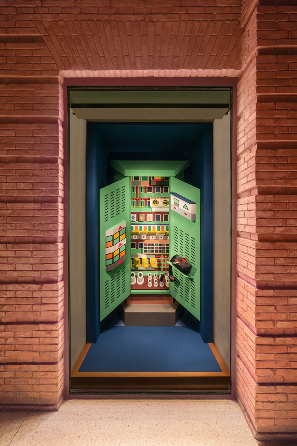 scape of urban object and life models by li han