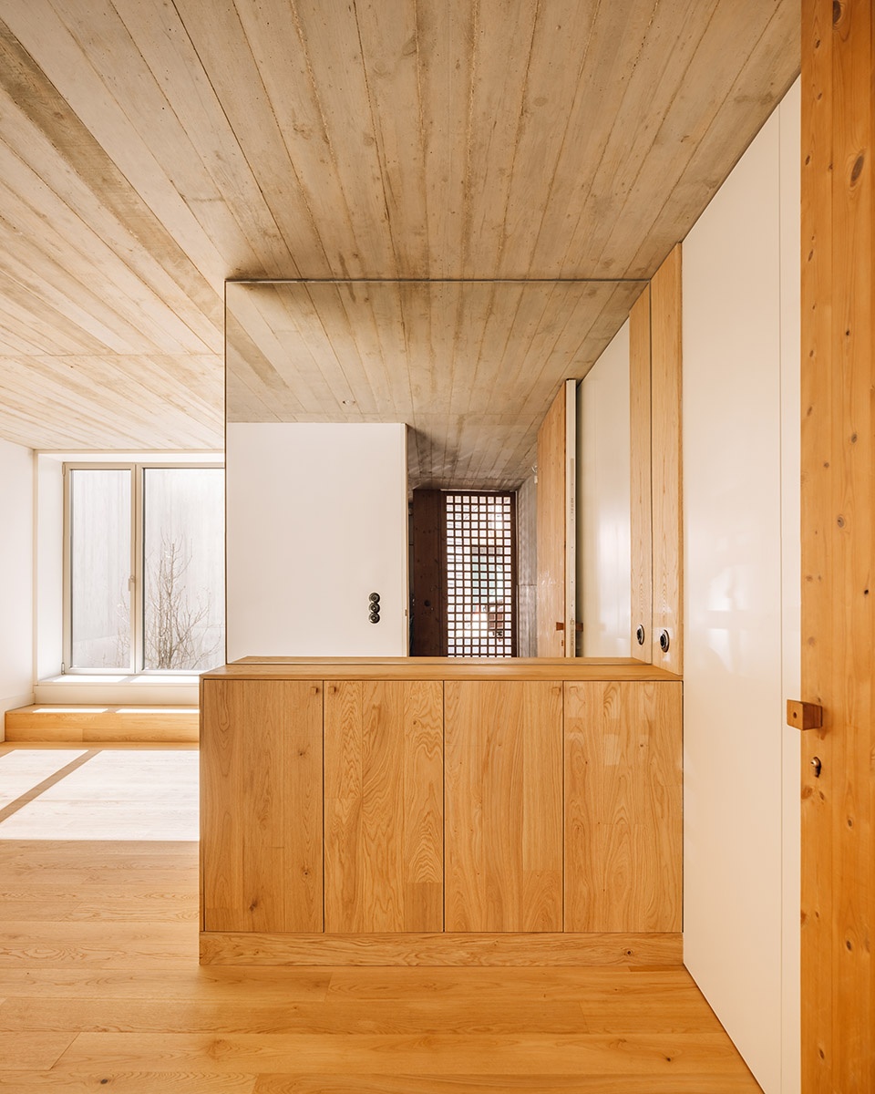 House In Rua Sao Francisco De Borja Lisbon by Ricardo Bak Gordon