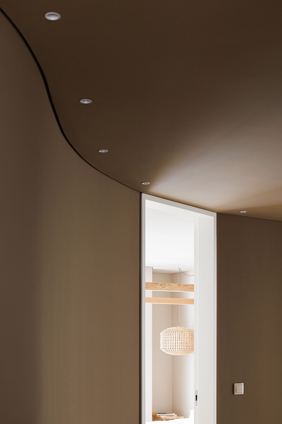 Casa Patios de Petalas by Sandra Micaela Casinha Atelier