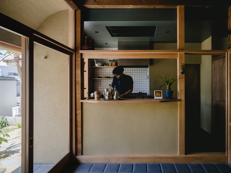 House in Hayashisaki Matsue Beach by Akio Isshiki Architects