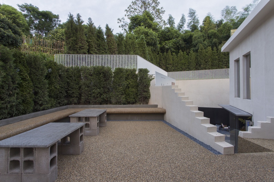 mini 101 space by hill architecture