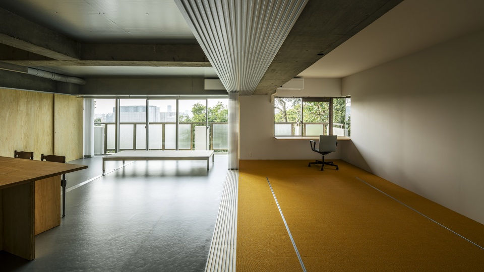 Flat renovation in Sakurazaka by Masaaki Iwamoto Masaaki Iwamoto Laboratory ICADA