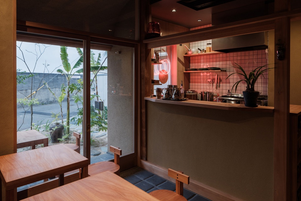 House in Hayashisaki Matsue Beach by Akio Isshiki Architects
