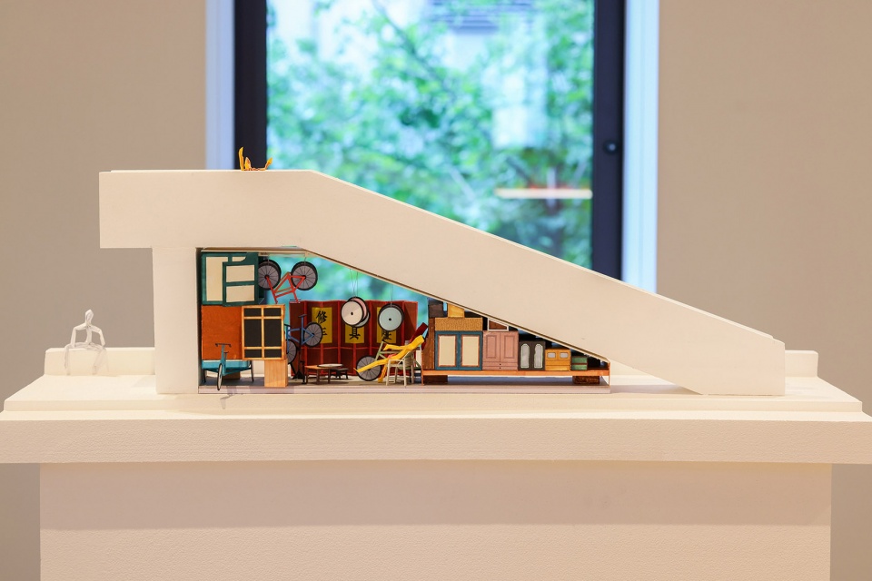 scape of urban object and life models by li han