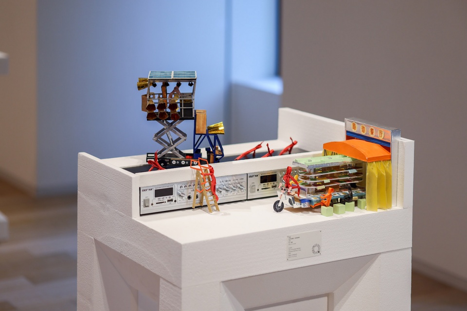 scape of urban object and life models by li han