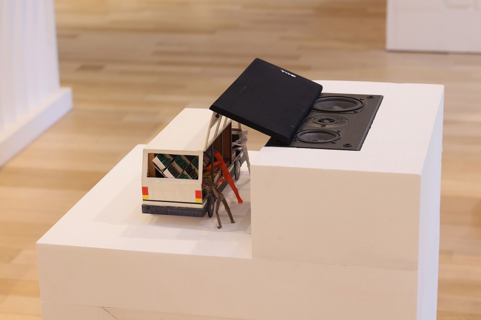 scape of urban object and life models by li han