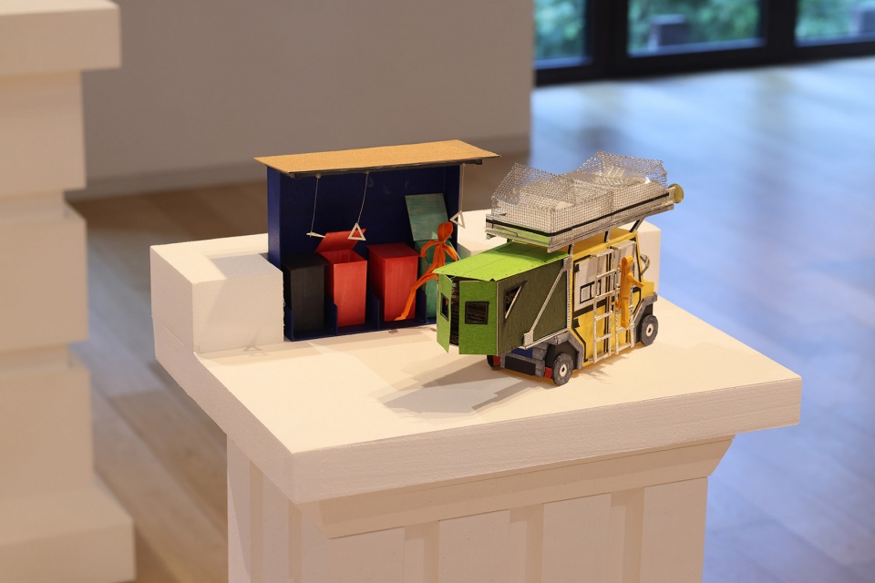 scape of urban object and life models by li han