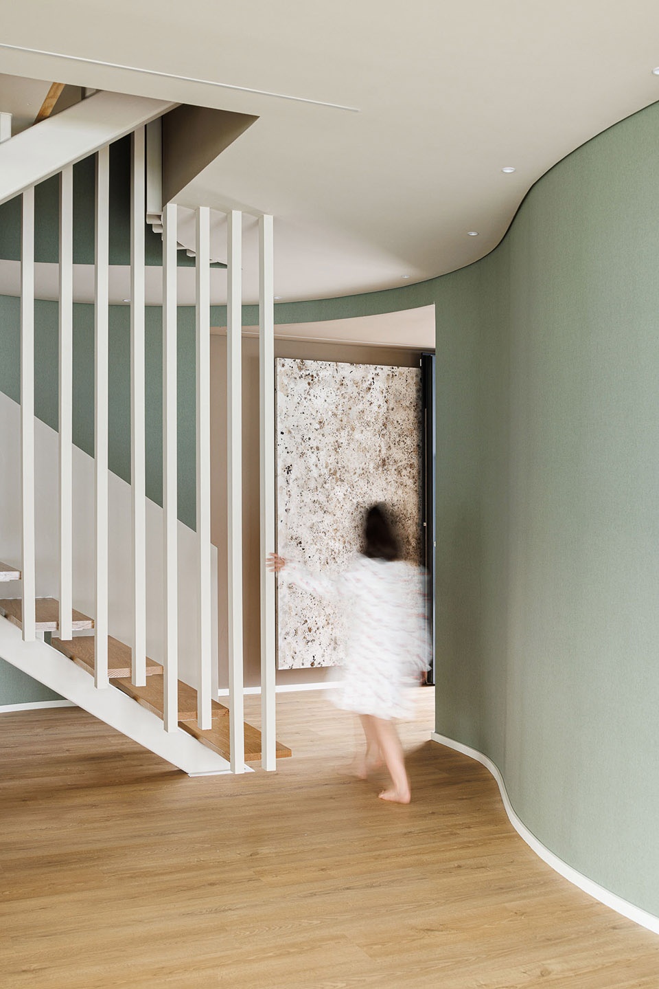 Casa Patios de Petalas by Sandra Micaela Casinha Atelier