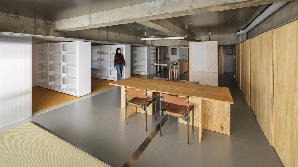 Flat renovation in Sakurazaka by Masaaki Iwamoto Masaaki Iwamoto Laboratory ICADA