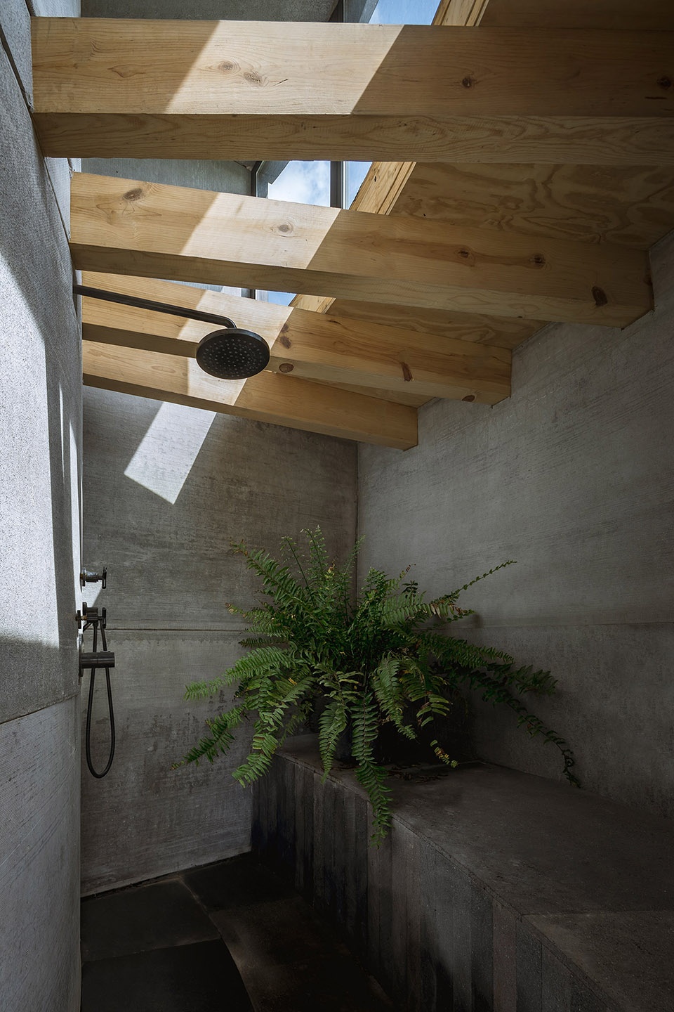 CASA COSECHA DE LLUVIA by Robert Hutchison Architecture JSa