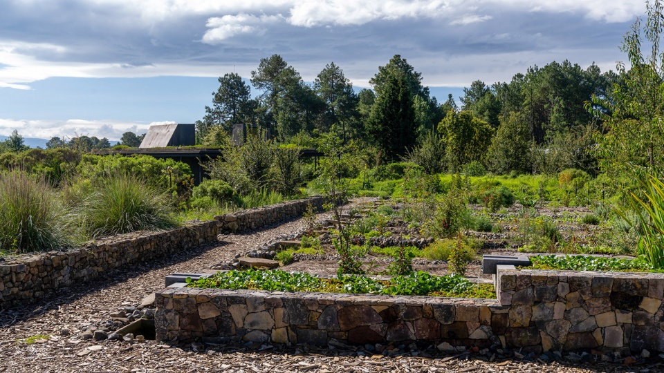 CASA COSECHA DE LLUVIA by Robert Hutchison Architecture JSa