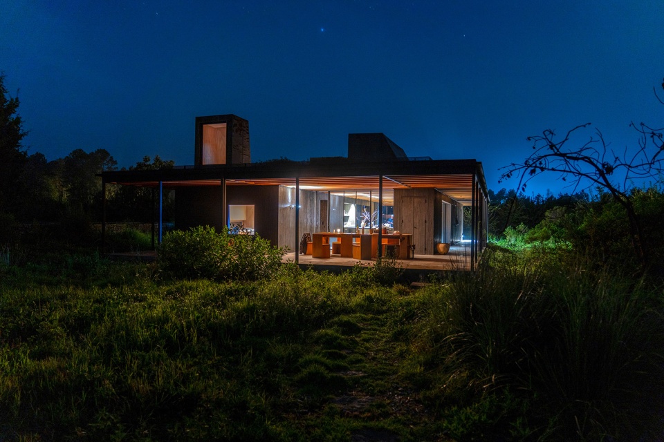 CASA COSECHA DE LLUVIA by Robert Hutchison Architecture JSa