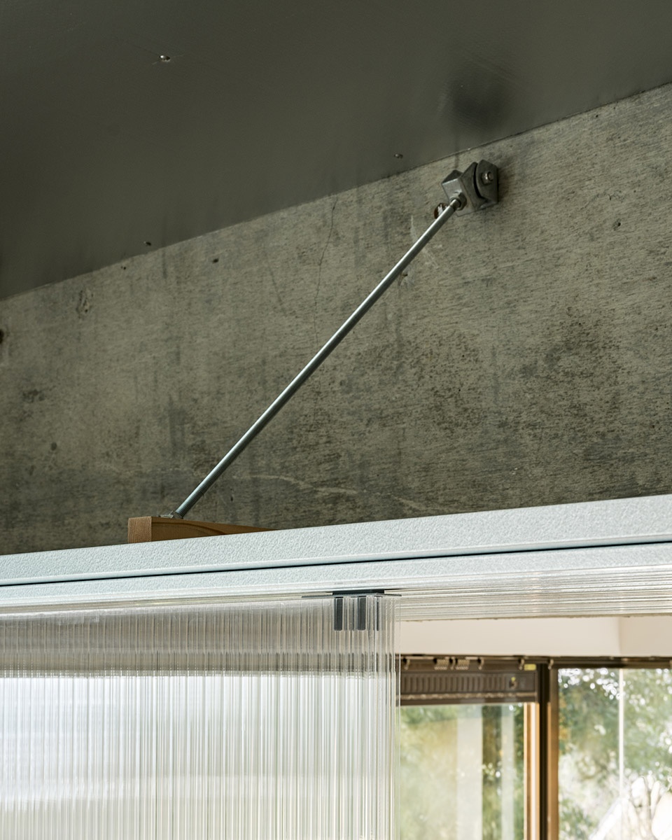 Flat renovation in Sakurazaka by Masaaki Iwamoto Masaaki Iwamoto Laboratory ICADA
