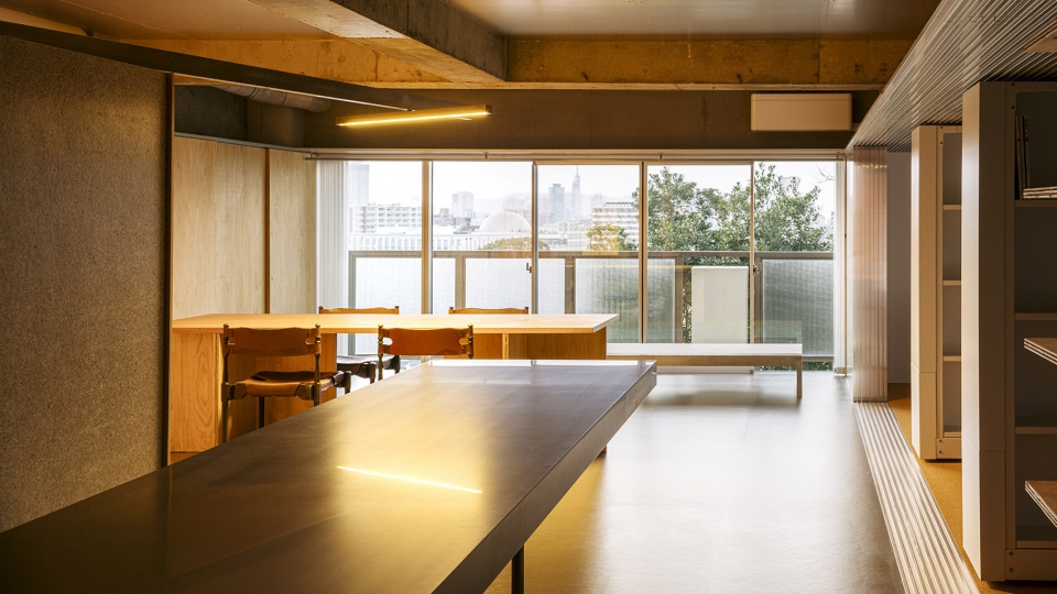 Flat renovation in Sakurazaka by Masaaki Iwamoto Masaaki Iwamoto Laboratory ICADA