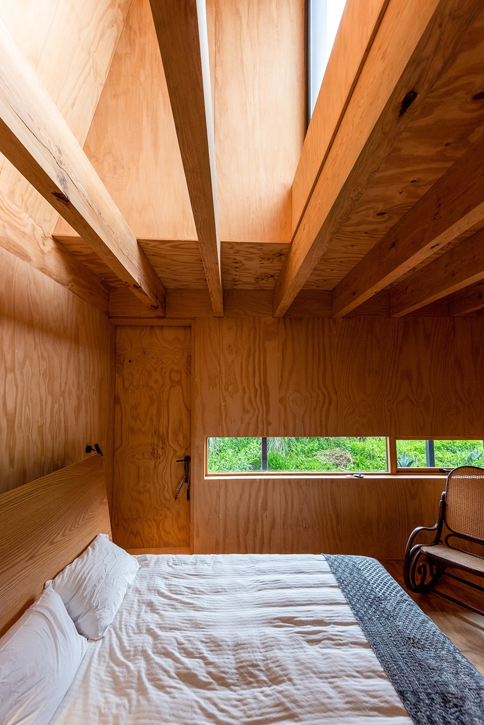 CASA COSECHA DE LLUVIA by Robert Hutchison Architecture JSa
