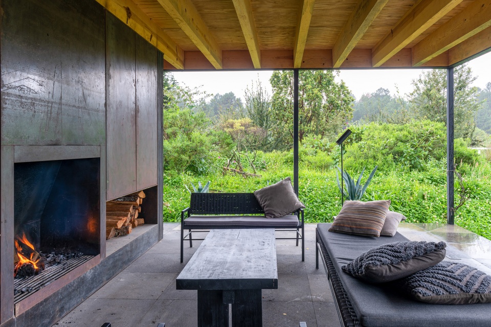 CASA COSECHA DE LLUVIA by Robert Hutchison Architecture JSa