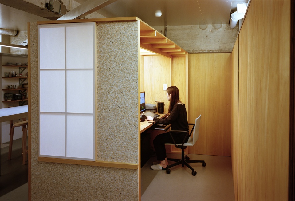 Flat renovation in Sakurazaka by Masaaki Iwamoto Masaaki Iwamoto Laboratory ICADA