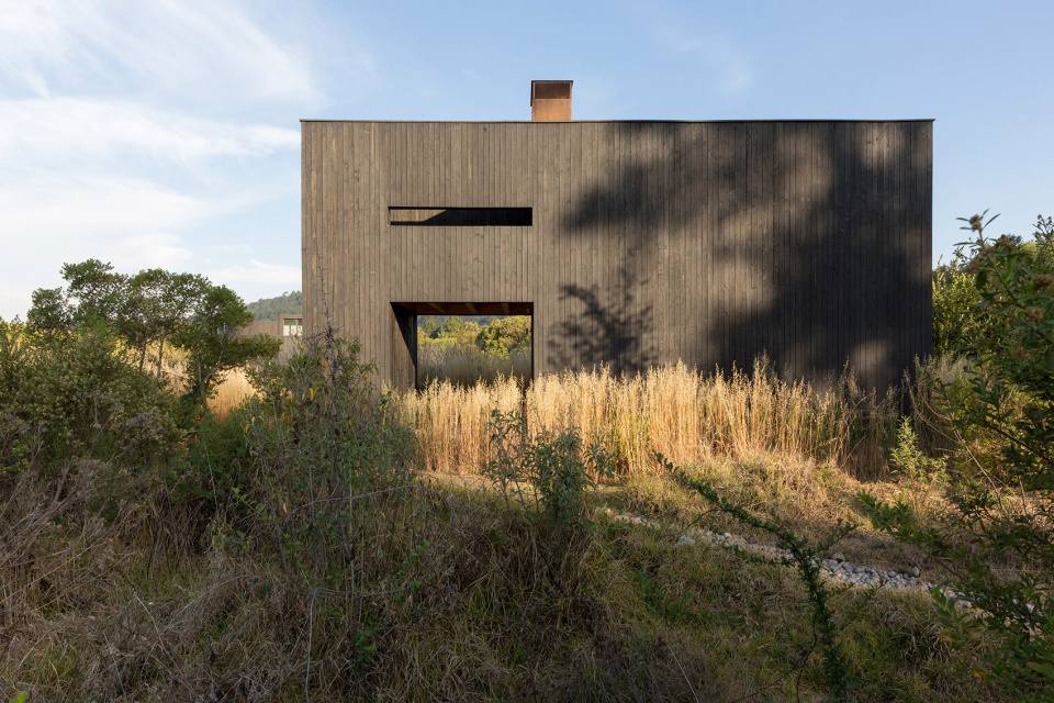 CASA COSECHA DE LLUVIA by Robert Hutchison Architecture JSa