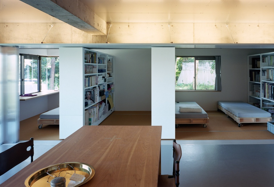Flat renovation in Sakurazaka by Masaaki Iwamoto Masaaki Iwamoto Laboratory ICADA