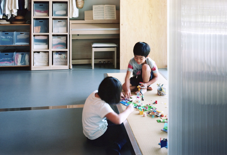 Flat renovation in Sakurazaka by Masaaki Iwamoto Masaaki Iwamoto Laboratory ICADA