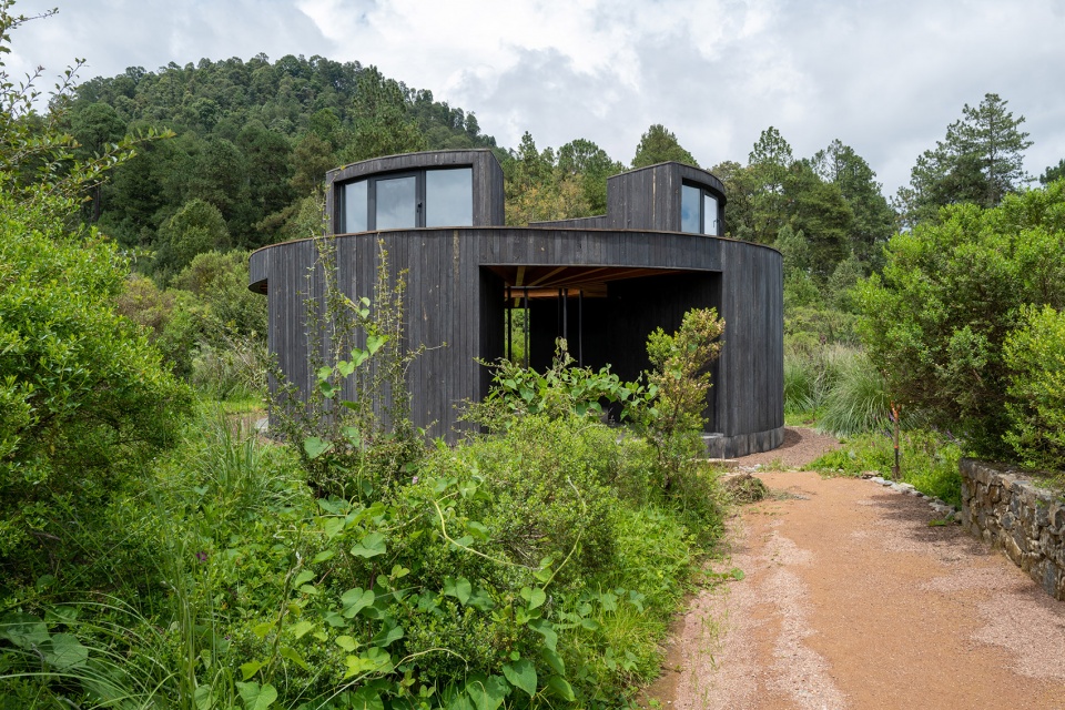 CASA COSECHA DE LLUVIA by Robert Hutchison Architecture JSa